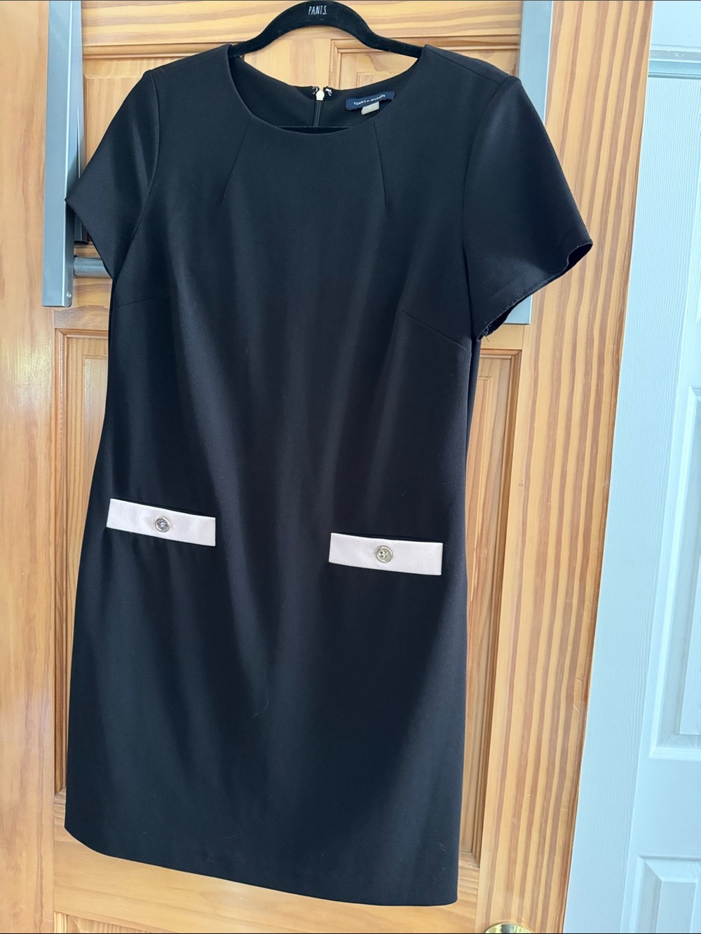 Tommy Hilfiger Black Short-Sleeve Shift Dress with Cream Pocket Trim